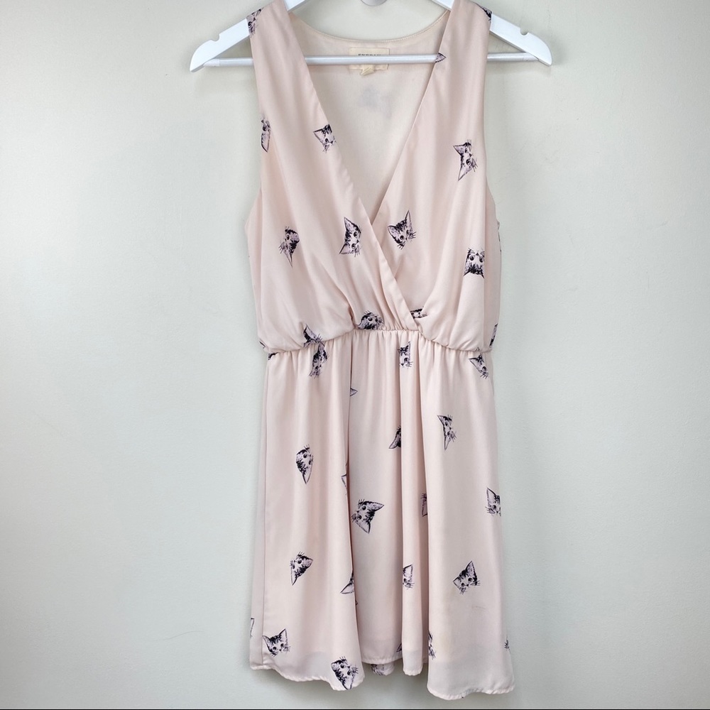 Everly Cat Dress Light Pink Women's Size Medium - Picture 2 of 9